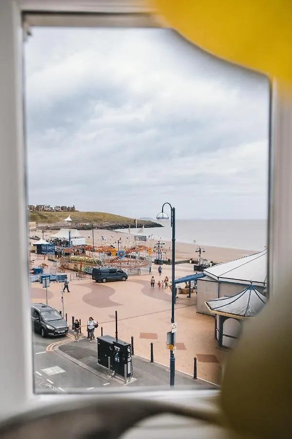 Barry Island Beachfront Apartment - Stunning Bay Views And Private Parking United Kingdom